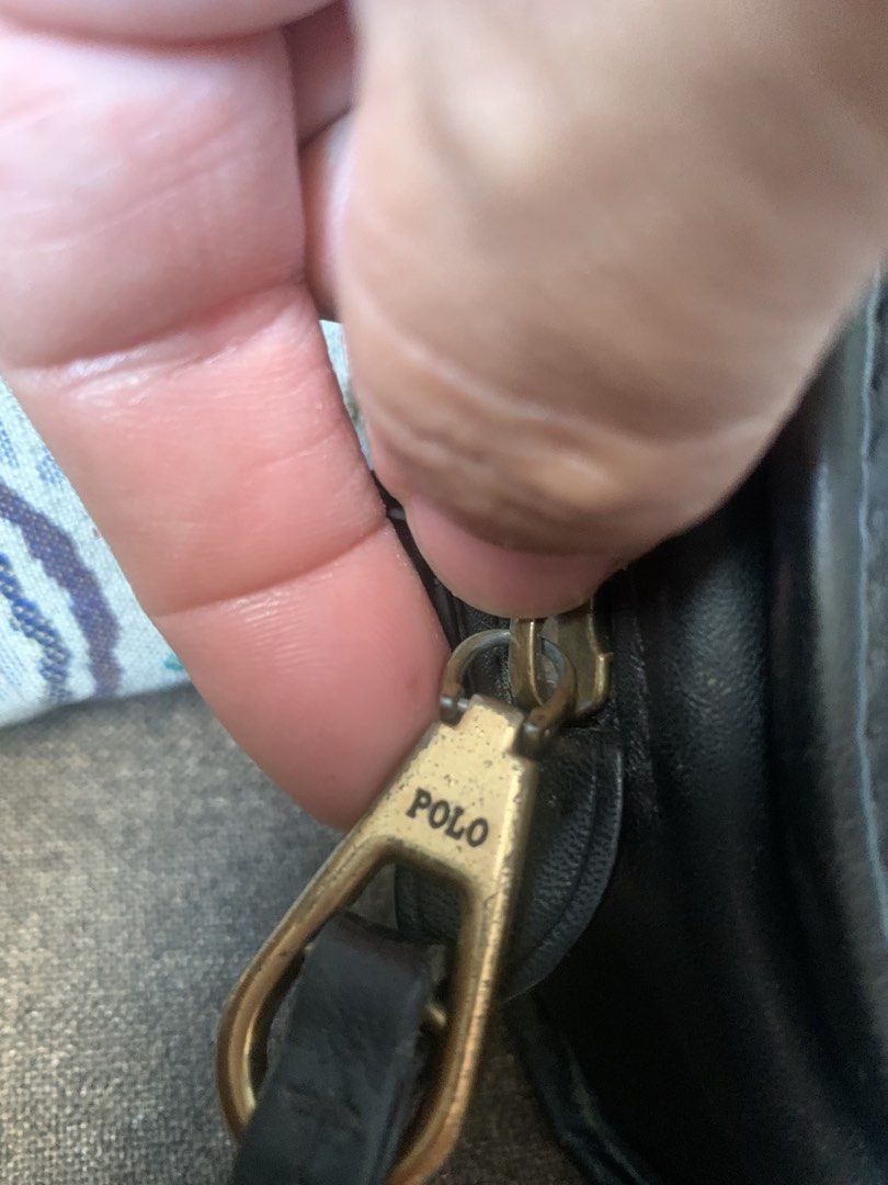 Ralph Lauren Sling pure Leather bag (Category: Shoulder Bags) located in Santa Rosa. Submitted by ceiti.nini (Listing ID 1444327771, Image 3). Description: Ralph Lauren Sling Bag small size 8"x 6" super cute Genuine Leather with etiketa .