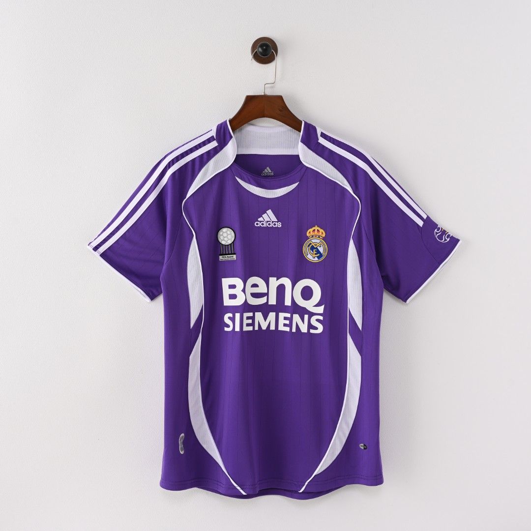 Real Madrid 06/07 Retro Jersey (Category: Activewear) located in Singapore. Submitted by calcio_sport_jersey (Listing ID 1444440511, Image 1). Description: 👕 Brand New Jersey ⚽ Customize Sports Jerseys✨ ✅ Easy Payment: Paynow ✅ Latest or Retro Style ✅ Pm Me For More Jersey Info ✅ Personalize: Name, Number, Patch ✅ High Quality Printing: $5 (Name + Number) ✅ Patch Add-ons: $2 each 🎉Free Shipping on 2+ items‼️🎉 Buy more and save on delivery/disc