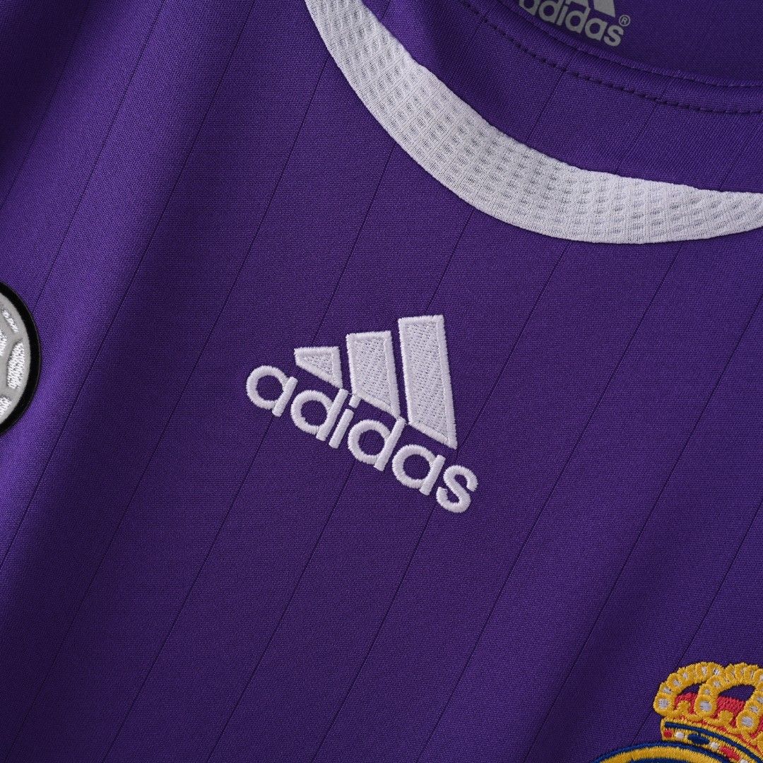 Real Madrid 06/07 Retro Jersey (Category: Activewear) located in Singapore. Submitted by calcio_sport_jersey (Listing ID 1444440511, Image 2). Description: 👕 Brand New Jersey ⚽ Customize Sports Jerseys✨ ✅ Easy Payment: Paynow ✅ Latest or Retro Style ✅ Pm Me For More Jersey Info ✅ Personalize: Name, Number, Patch ✅ High Quality Printing: $5 (Name + Number) ✅ Patch Add-ons: $2 each 🎉Free Shipping on 2+ items‼️🎉 Buy more and save on delivery/disc