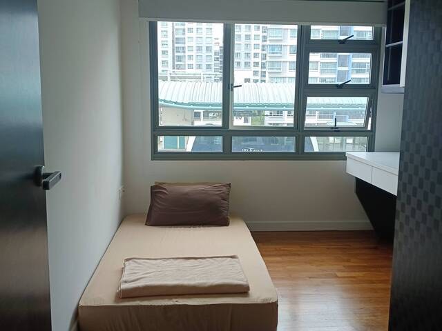 (Category: ) located in . Submitted by divyt (Listing ID 1444362521, Image 1). Description: .