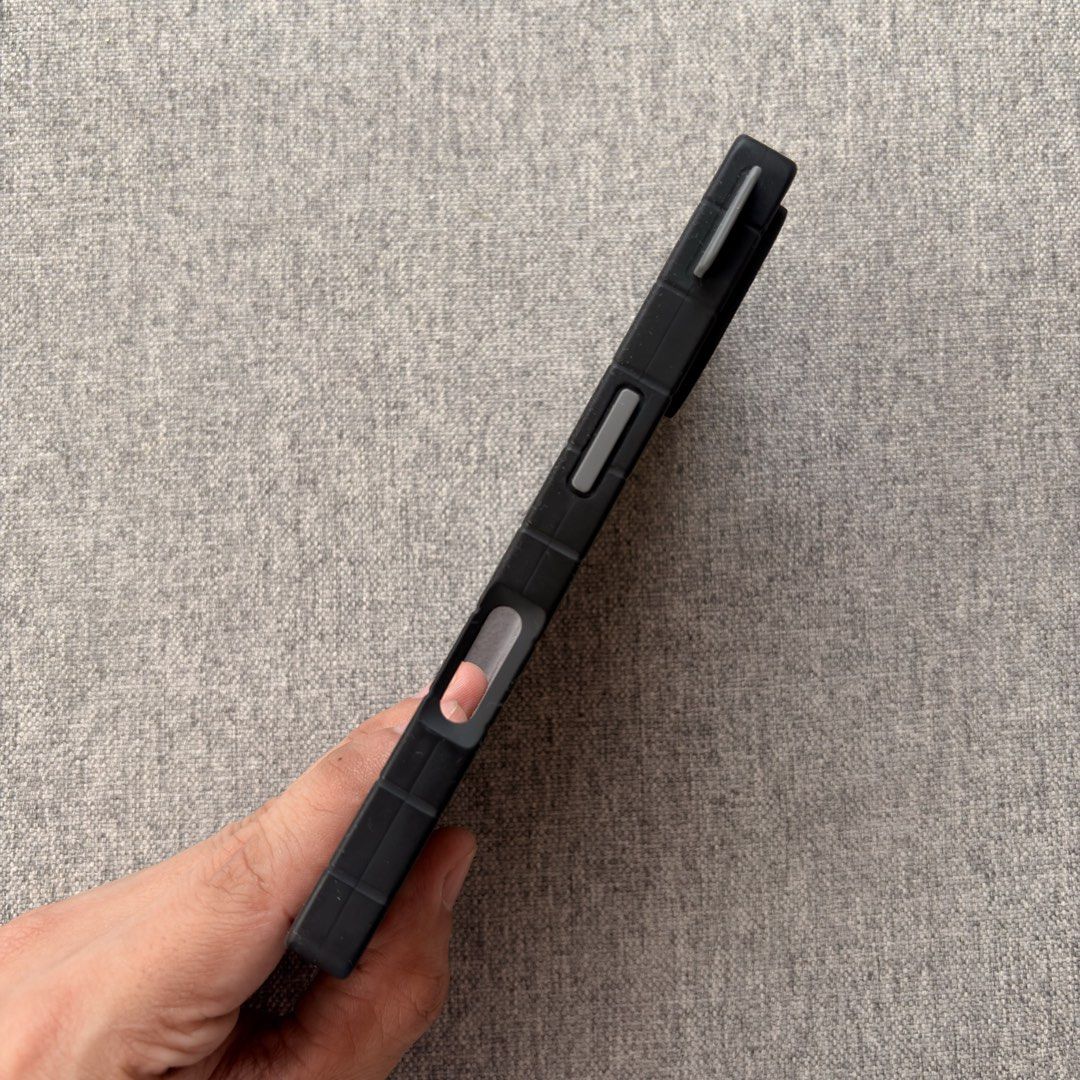 Ringke Bitmap iPhone 16 Case (Category: Cases & Sleeves) located in Bulacan. Submitted by jamjam_22 (Listing ID 1444322788, Image 3). Description: Ringke bitmap iphone 16 Case free 2 Case. Super Strong Magsafe.