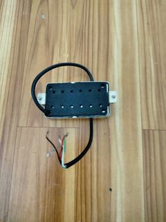 (Category: ) located in . Submitted by mad.guitartech (Listing ID 1444374509, Image 1). Description: .