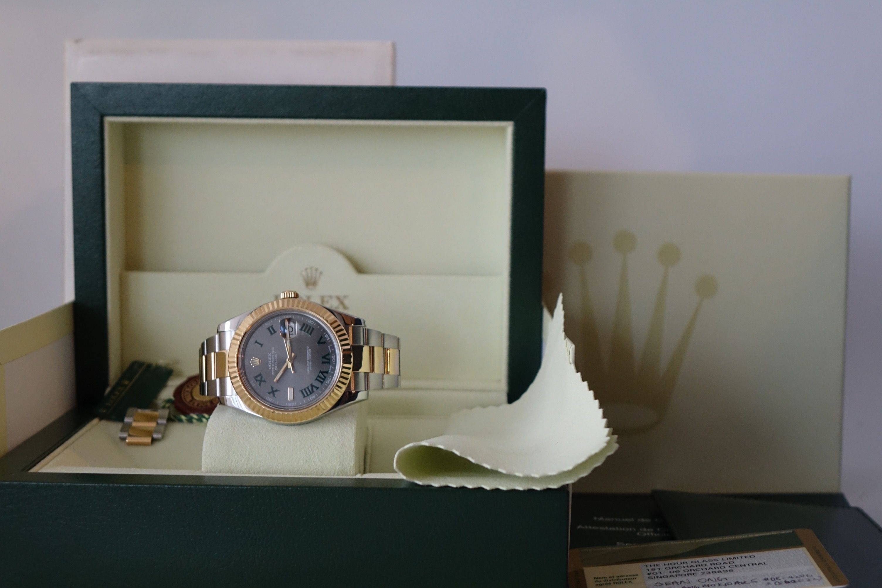 Rolex datejust 41 Wimbledon 116333 Fluted Bezel & Jubilee fullset (Category: Watches) located in Singapore. Submitted by wristime (Listing ID 1444460908, Image 3). Description: Join our tele-gram channel for the latest updates! https://bit.ly/4rwZ2Mp Current model retails for S$24,950. The Rolex Datejust 41 “Wimbledon” 116333 is a standout two-tone Rolex that combines sporty character with classic elegance. Its signature slate dial with green Rom