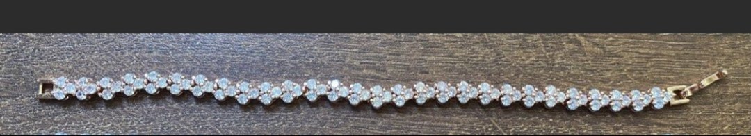 (Category: ) located in . Submitted by branded.me (Listing ID 1444354740, Image 1). Description: .
