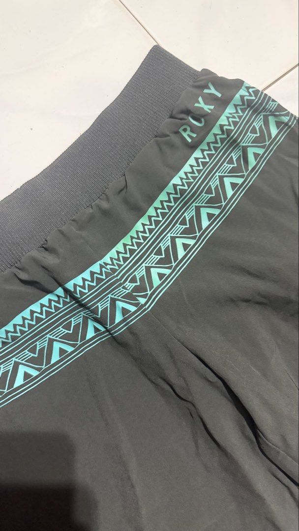 ROXY (Category: Activewear) located in Johor Bahru. Submitted by bybellapreloved (Listing ID 1444490004, Image 3). Description: .