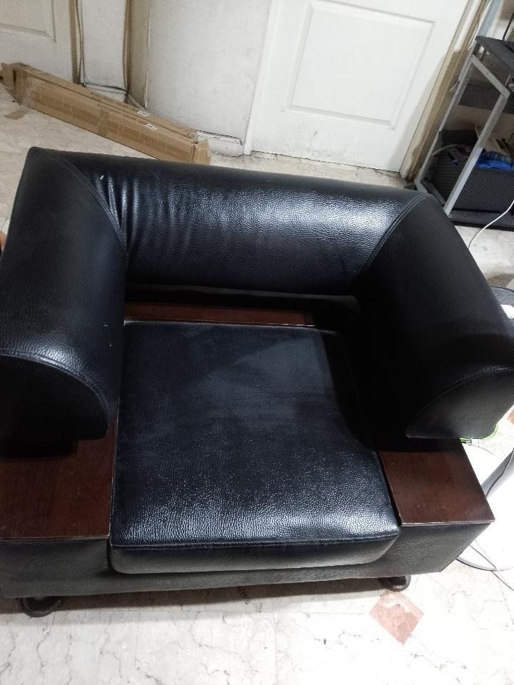 Sala Sofa Set (Category: Sofas) located in Quezon City. Submitted by tinportia (Listing ID 1444333571, Image 1). Description: 3 seater 1 seater 1 seater.