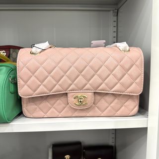 (Category: ) located in . Submitted by bccloset_ (Listing ID 1444375522, Image 1). Description: .