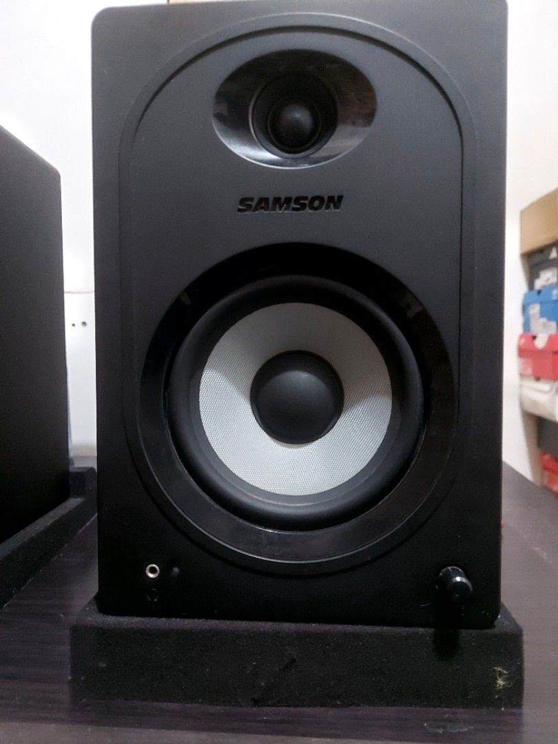 Samson MediaOne M50BT Studio Monitors 5'inch speaker (Category: Soundbars, Speakers & Amplifiers) located in Cainta. Submitted by sixsigaw.76 (Listing ID 1444419454, Image 3). Description: - Samson MediaOne M50BT Studio Monitors - Ideal for music production and general listening - Connectivity options: RCA, 1/4 inch, and Bluetooth - Includes power cable and audio cables -80watts of Power - In great working condition RFS: Hindi nagagamit masyado s