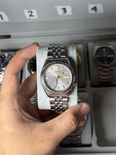 (Category: ) located in . Submitted by krgx.timepieces (Listing ID 1444336395, Image 1). Description: .