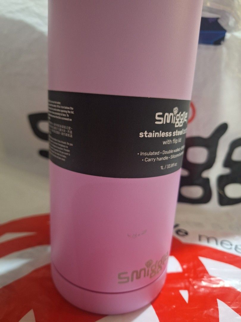 SALE!!! Smiggle Stainless Steel Insulated Water Bottle with Flip Top (Category: Water Bottles & Tumblers) located in Quezon City. Submitted by gnew024102 (Listing ID 1444381934, Image 2). Description: - Brand: Smiggle - Color: Pink - Material: Stainless Steel - Capacity: 1 Liter (1000ml) - Features: Insulated, Double-walled, Flip-top lid, Carry handle - Benefits: Keeps drinks cold for hours, Keeps drinks hot for hours.