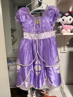(Category: ) located in . Submitted by vrhcloset (Listing ID 1444351911, Image 1). Description: .