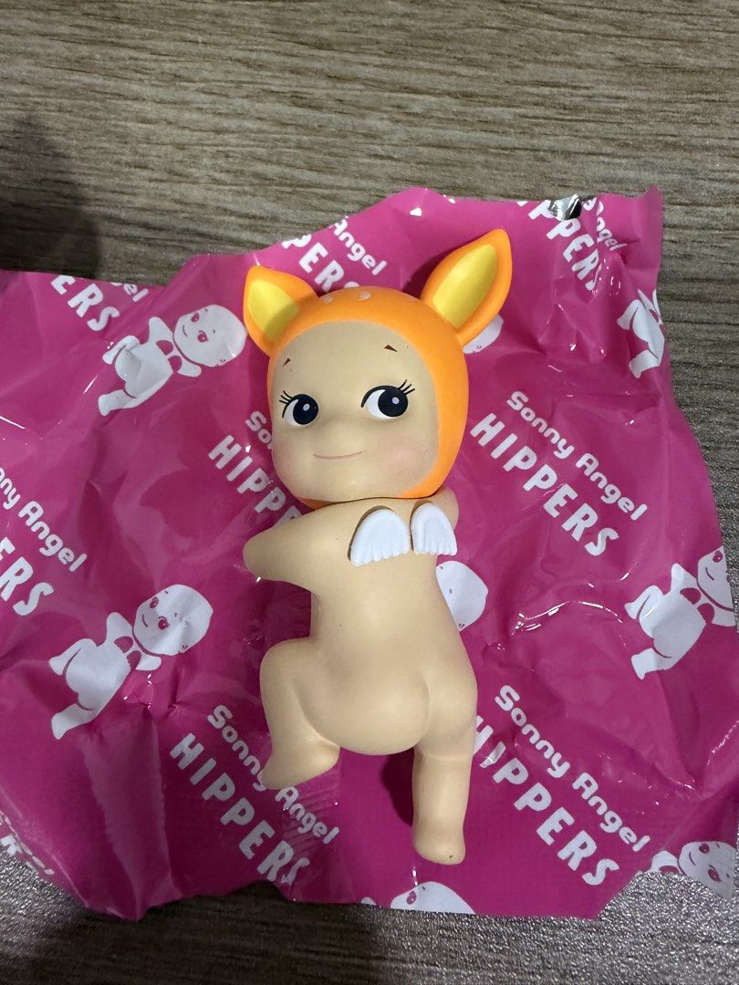 Sonny Angel Hipper Decorative Mini Figure - Looking Back Series (Category: Designer & Blind Box Toys) located in Singapore. Submitted by cocoon25 (Listing ID 1444463091, Image 1). Description: - Sonny Angel Hipper figure - From the Looking Back Series - Fawn 🤗 - Brand new, in original packaging - Ideal for display or gifting to collectors - Got duplicate thus selling this away -Bought it from Japan .