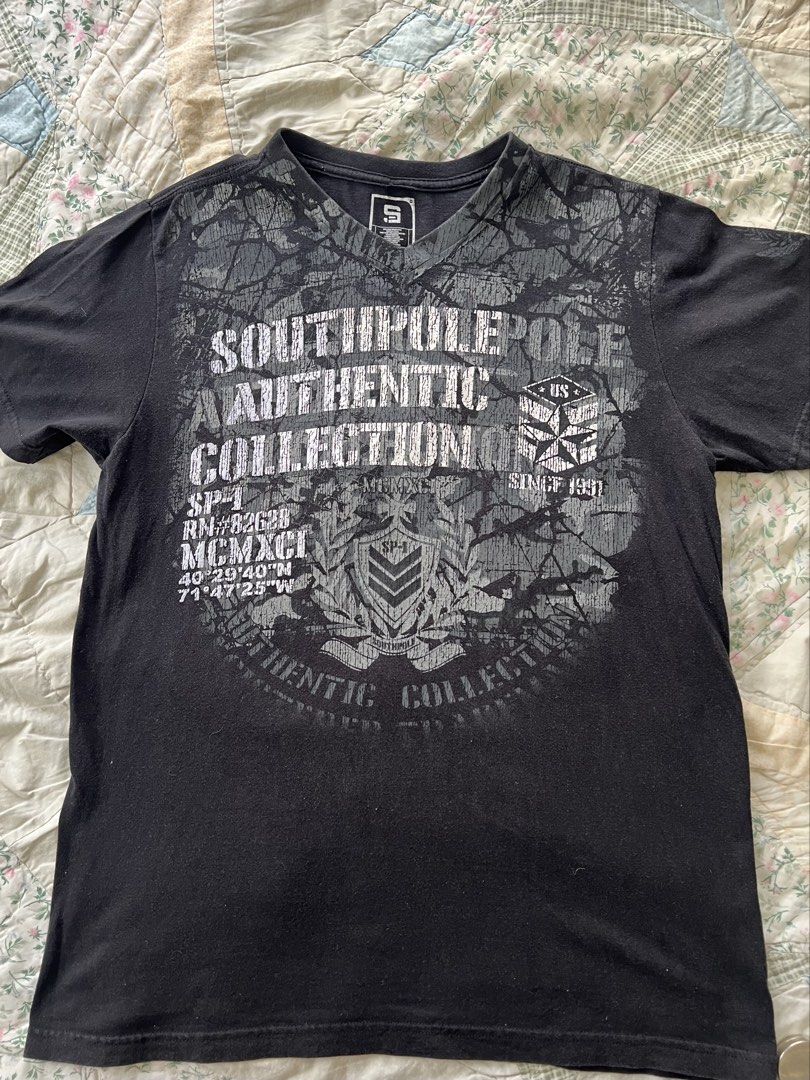 south pole y2k black shirt (Category: Tshirts & Polo Shirts ) located in Pasig City. Submitted by svgarr (Listing ID 1444349415, Image 1). Description: 📌read bio before buying add 70 sf (flash express) 📍iloilo.