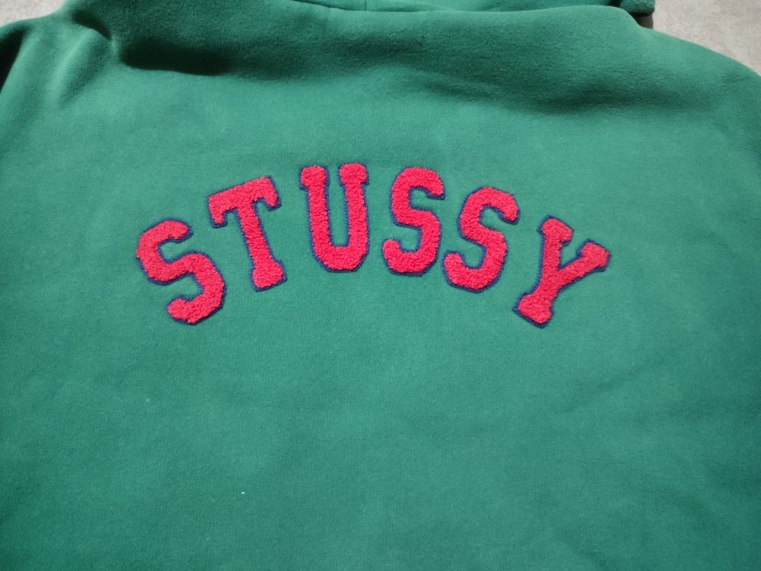 Stussy carpet hoodie (Category: Hoodies) located in Quezon City. Submitted by schorer (Listing ID 1444440005, Image 2). Description: Distressed Stussy hoodie 25x25.5 measurements Issue: cut/replaced tags.