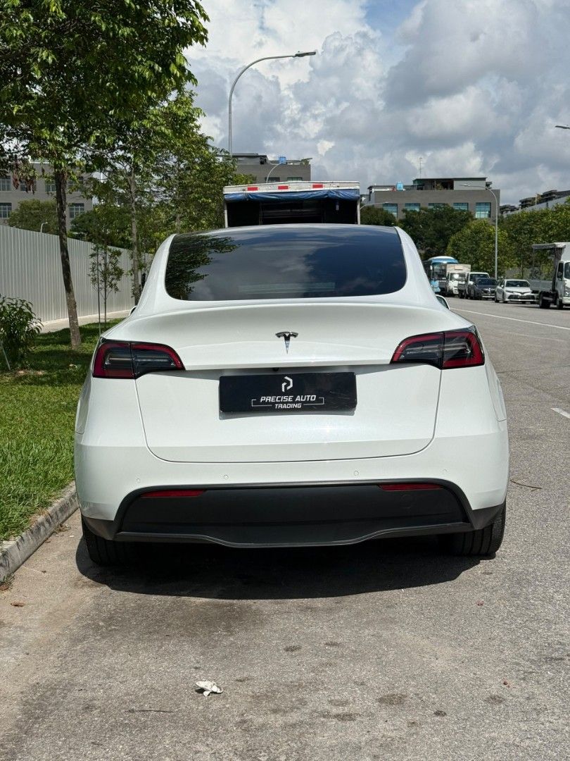 Tesla Model Y Electric RWD (A) (Category: Used Cars) located in Singapore. Submitted by preciseauto (Listing ID 1444406485, Image 3). Description: 🔥🔥BOSS SAY ALL MUST GO CLEARANCE SALE🔥🔥 🚨CHEAPEST CARS IN THE MARKET🚨 🚘$500 DRIVEAWAY🚘 🏦LOWEST INTEREST FROM 1.48%🏦 🟢1 YEAR WARRANTY🟢 🔧FREE 1 YEAR SERVICING🔧 🏬 Vehicle 120 Points INSPECTION CHECK By In House Workshop BEFORE we put them for SALE 🚕 PHV Drivers Welcomed 🔁 High Trade In Va