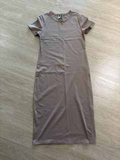 (Category: ) located in . Submitted by declutter_my_clothes (Listing ID 1444402655, Image 1). Description: .