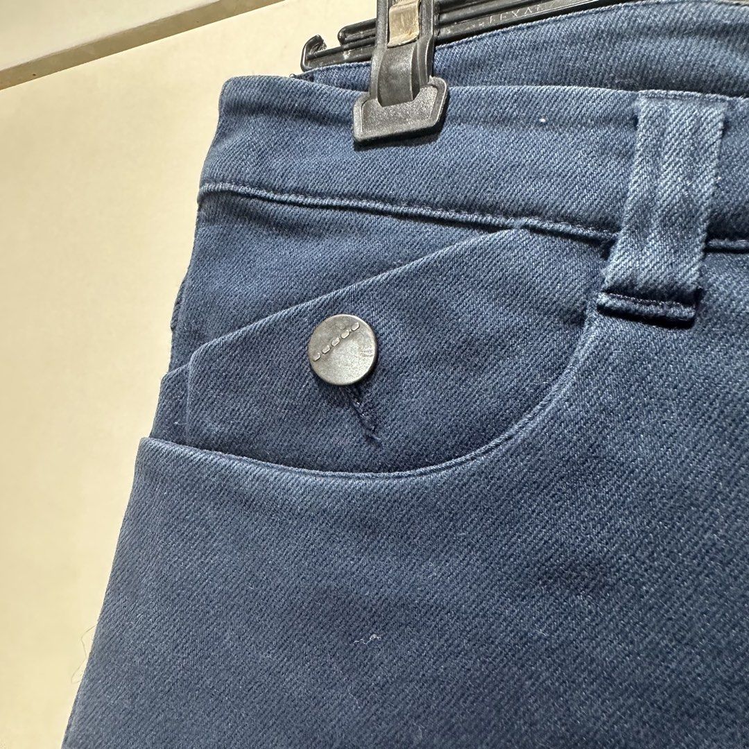 Topshop - Dark Skinny Jeans (Category: Jeans) located in Muntinlupa City. Submitted by pickjes (Listing ID 1444479767, Image 3). Description: Brand: Topshop Size: Medium / 28 Style: Skinny, low waist, stretch Color: Dark Blue Material: 97% cotton, 3% elastane Measurements laid flat: • Waist - 15 inches • Length- 35 inches • Inseam- 27 inches Condition: Like new. No flaws. 100% authentic RFS: Decluttering, need funds Fast shipping #women’s fashion