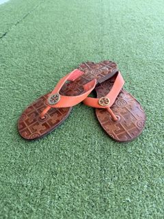 (Category: ) located in . Submitted by closetfinds05 (Listing ID 1444356993, Image 1). Description: .