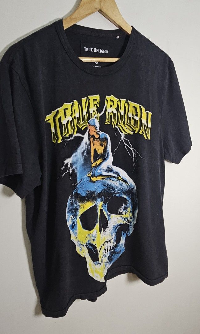 True religion skull tshirt (Category: Tshirts & Polo Shirts ) located in Alfonso. Submitted by jbcamet (Listing ID 1444416909, Image 2). Description: for sale true religion skull tshirt sizs L still in pristine condition like new message for more details.