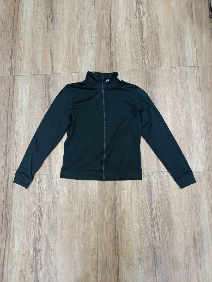 UNDER ARMOUR ZIP UP LONG SLEEVE DRI FIT (Category: Activewear) located in Angeles City. Submitted by kc_archvs (Listing ID 1444462638, Image 1). Description: Size on tag: M Dimes: 20x24 699php if delivery +sf.