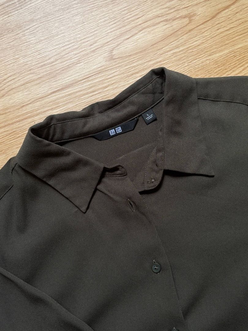 Uniqlo Long Sleeve Button Up Shirt (Category: Longsleeves) located in Cainta. Submitted by freykuz (Listing ID 1444339480, Image 2). Description: - Uniqlo Long Sleeve Shirt - Womens - Size: Large (L) - used once or twice - shipping shouldered by buyer - Pasig.