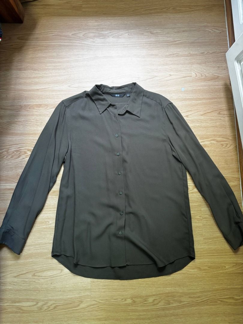 Uniqlo Long Sleeve Button Up Shirt (Category: Longsleeves) located in Cainta. Submitted by freykuz (Listing ID 1444339480, Image 3). Description: - Uniqlo Long Sleeve Shirt - Womens - Size: Large (L) - used once or twice - shipping shouldered by buyer - Pasig.