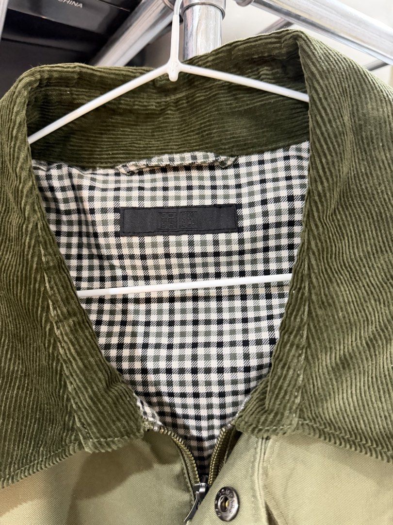 uniqlo utility short blouson jacket (Category: Coats, Jackets and Outerwear) located in Makati City. Submitted by ___iluvniki (Listing ID 1444448147, Image 3). Description: used twice onlyyy!! sooo nice in actual ^.^.