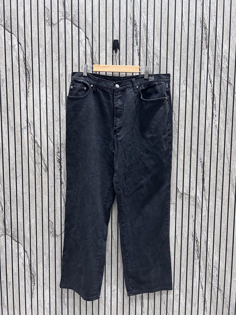 Versace Couture Jeans (Category: Jeans) located in Malasiqui. Submitted by blckfourthrift (Listing ID 1444377109, Image 2). Description: Versace Couture Jeans Waist: 32 Length: 38.5 Leg Opening: 9 Issue/s: Removed belt loop & hole (due to the belt loop), Tattering, stains .