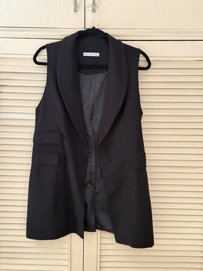 Vest Blazer (Category: Coats, Jackets and Outerwear) located in Paranaque City. Submitted by luluswardrobe (Listing ID 1444454807, Image 1). Description: Brand: Yesstyle (HK brand) Size Small Very nice Wasn’t able to use it .
