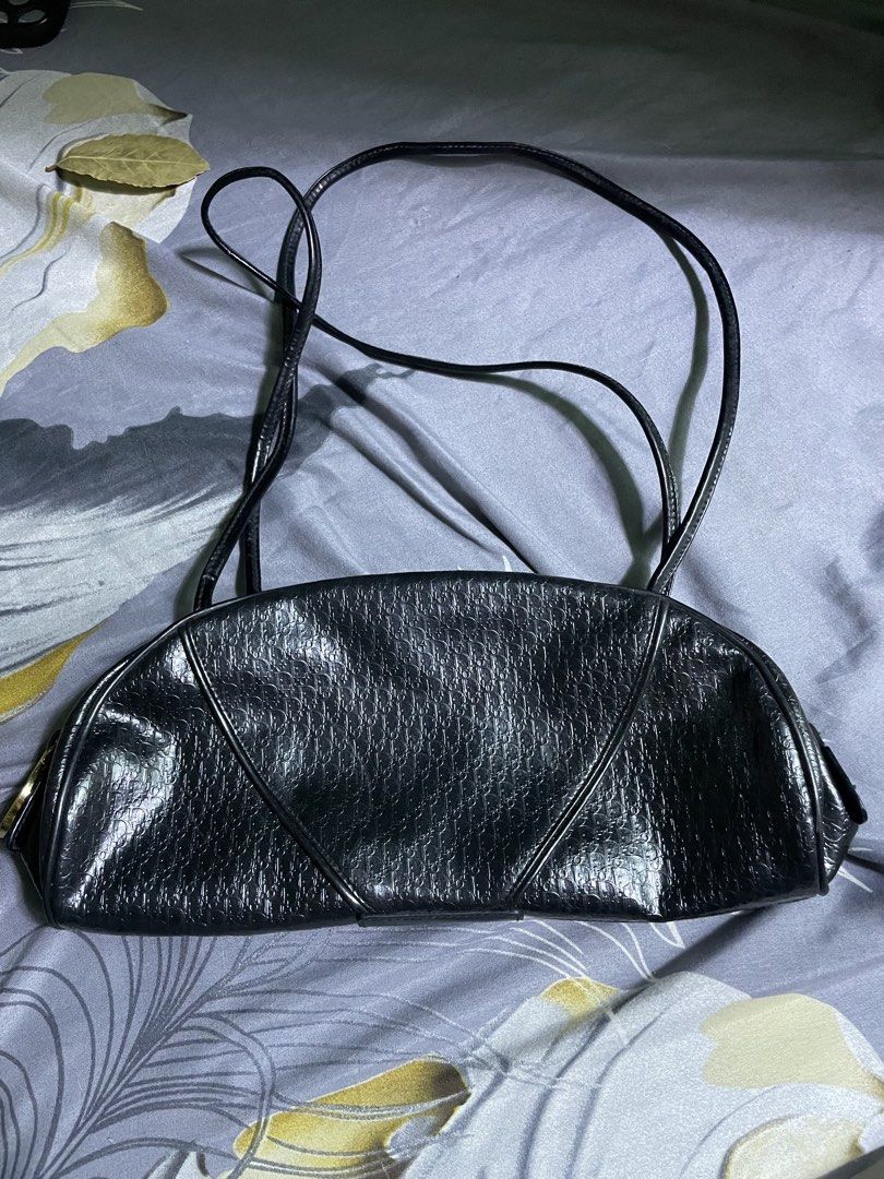 VINTAGE (Category: Luxury Bags & Wallets) located in Manila. Submitted by laizacollections (Listing ID 1444340789, Image 1). Description: .