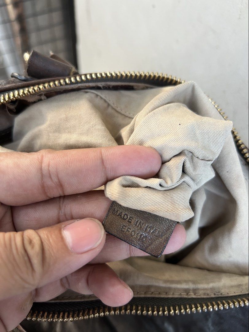 Vintage Givenchy Pandora Bag (Category: Luxury Bags & Wallets) located in Manila. Submitted by thriftpoint99 (Listing ID 1444392831, Image 3). Description: Issue see on photo need to repair Project bag.