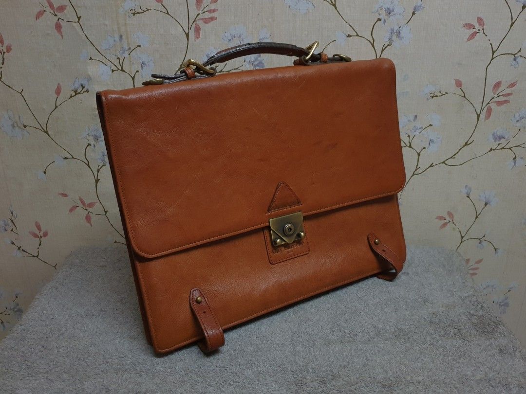 Vintage Leather Briefcase - Guy Laroche (Category: Briefcases) located in Quezon City. Submitted by WasalakTwo (Listing ID 1444491072, Image 3). Description: Bought in Japan Rare and hard to come by Excellent condition Clean and presentable 30cm x 40cm Open for delivery nationwide.