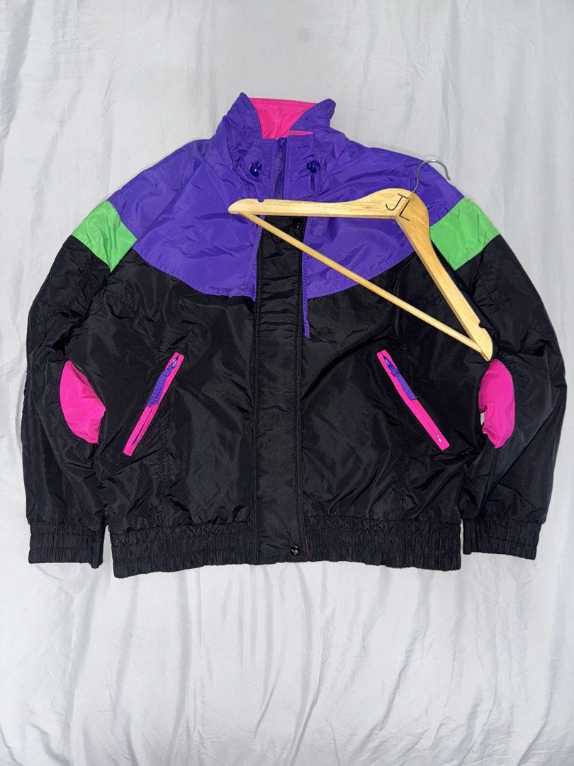 Vintage Super Rare Mixed Blues Puffer Jacket (Category: Coats, Jackets and Outerwear) located in Manila. Submitted by jpabss (Listing ID 1444393426, Image 1). Description: 💥In Like New Vintage Condition 💥Good for cold weather use Width: 26 Length: 27 Sleeves Length: 30 No issue Price Negotiable📩.