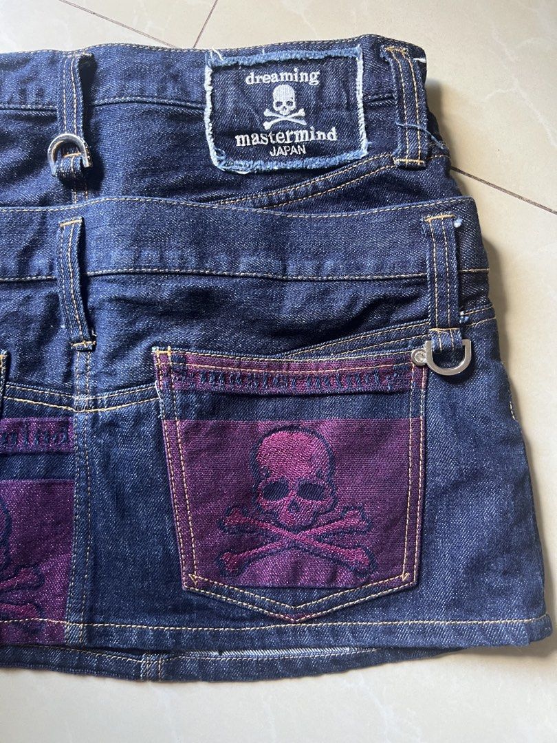 Vintage y2k mini denim skirt (Category: Skirts) located in Quezon. Submitted by morena256 (Listing ID 1444384604, Image 3). Description: Size: 27-28 Bought from thrift store in japan Like new condition vv hard denim 😬 .