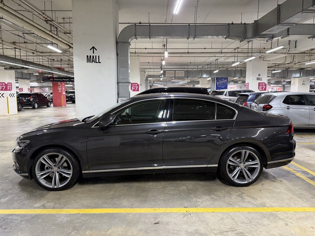 Volkswagen Passat 1.8 TSI Comfortline (A) (Category: Used Cars) located in Singapore. Submitted by timidyl (Listing ID 1444371519, Image 3). Description: All stock, wheels upgraded to 19 inch VW rims.