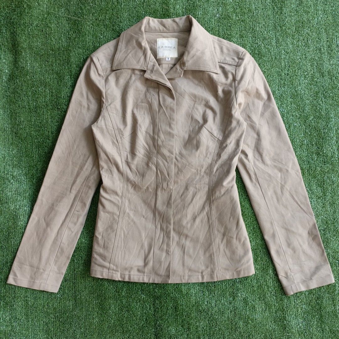 VTG JAPAN LA-BREA BLAZER (Category: Coats, Jackets and Outerwear) located in Cotabato. Submitted by pure.moenlimba12 (Listing ID 1444417332, Image 1). Description: NO ISSUE MADE IN JAPAN SUPER QUALITY FABRIC COMPLETE TAGS SIZE MEDIUM WOMENS.
