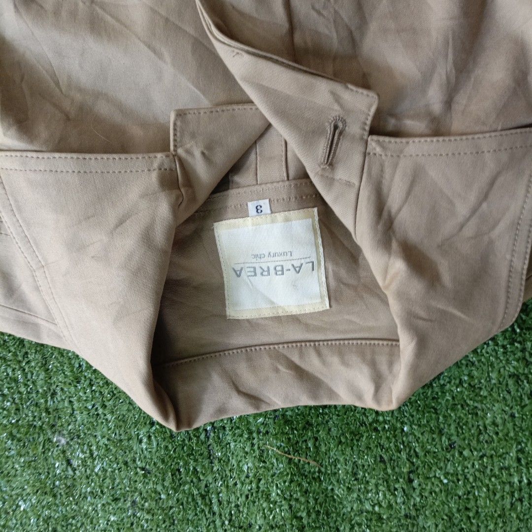 VTG JAPAN LA-BREA BLAZER (Category: Coats, Jackets and Outerwear) located in Cotabato. Submitted by pure.moenlimba12 (Listing ID 1444417332, Image 3). Description: NO ISSUE MADE IN JAPAN SUPER QUALITY FABRIC COMPLETE TAGS SIZE MEDIUM WOMENS.