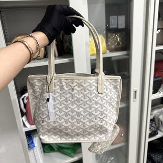 (Category: ) located in . Submitted by bccloset_ (Listing ID 1444376587, Image 1). Description: .