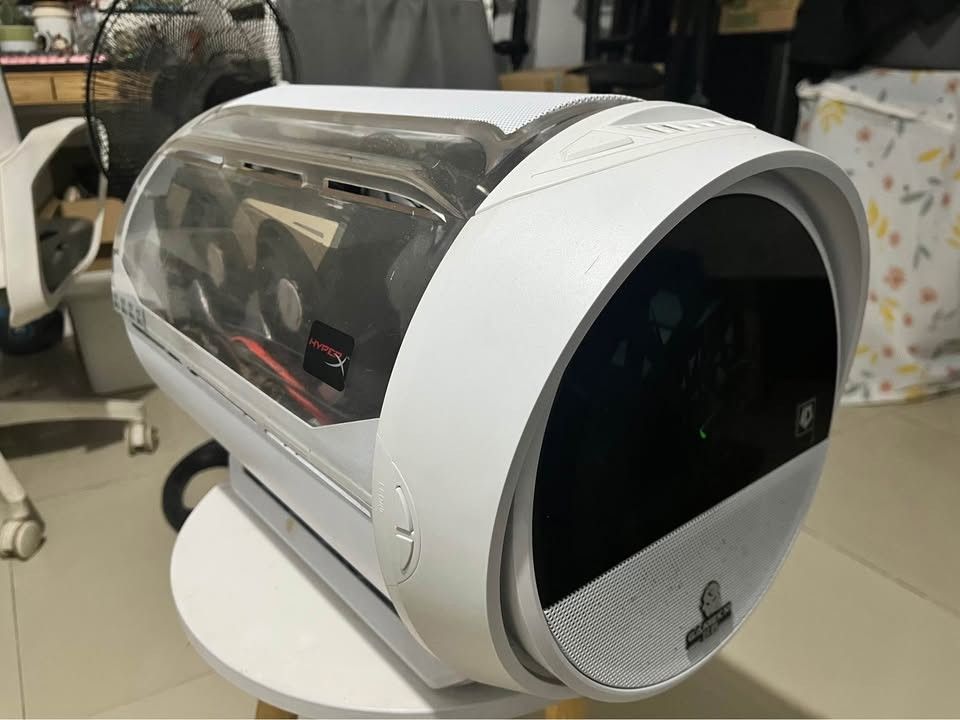 White Futuristic Computer Case with RGB Fans (Category: Desktops) located in Manila. Submitted by danndimes (Listing ID 1444355616, Image 1). Description: I5 14400 1tb nmve Asus KO Rtx 3060 ti v2 Oc Asus prime h610m k-d4 Kingston RGB DDR4 16gb and 8gb Corsair CV650 bronze Space Capsule Case.