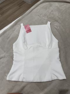 (Category: ) located in . Submitted by eunicezcloset (Listing ID 1444450153, Image 1). Description: .