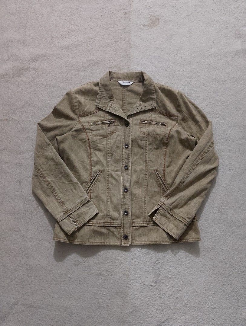 Women's Tan Denim Jacket (Category: Coats, Jackets and Outerwear) located in Caloocan City. Submitted by sharpthreads18 (Listing ID 1444309948, Image 1). Description: ‎📏DIMES (INCHES) ‎Length: 24 ‎Width: 20.5 ‎________________ ‎🧷DETAILS ‎Issue: none ‎Condition: Excellent ‎Color rate: 10/10.