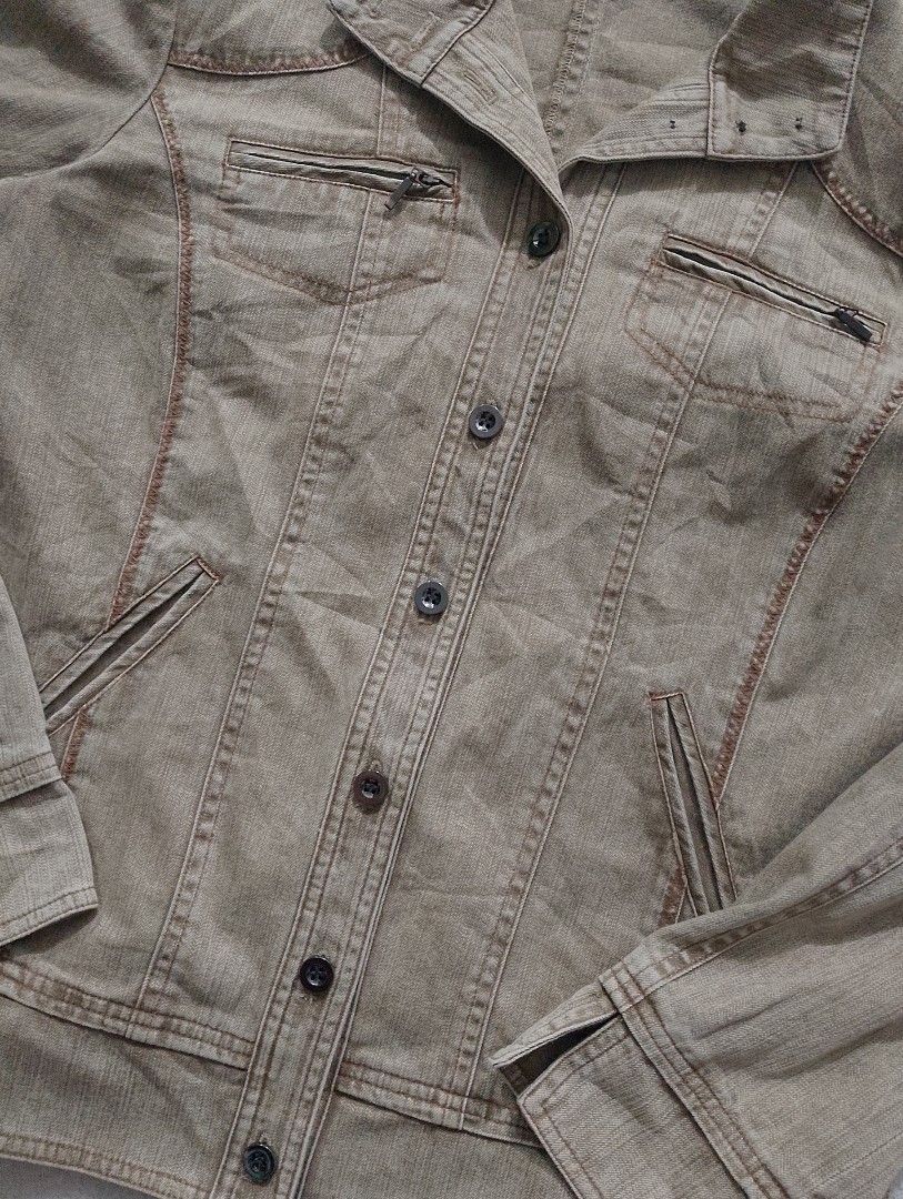 Women's Tan Denim Jacket (Category: Coats, Jackets and Outerwear) located in Caloocan City. Submitted by sharpthreads18 (Listing ID 1444309948, Image 3). Description: ‎📏DIMES (INCHES) ‎Length: 24 ‎Width: 20.5 ‎________________ ‎🧷DETAILS ‎Issue: none ‎Condition: Excellent ‎Color rate: 10/10.