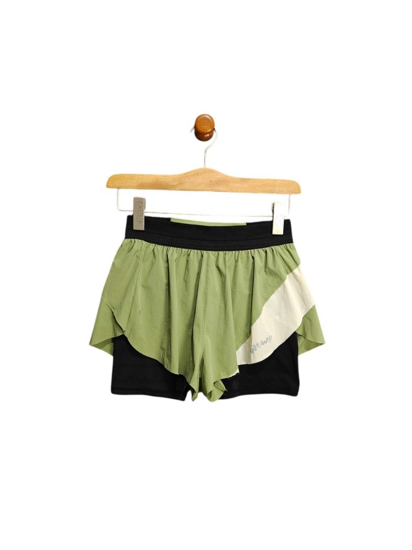 Clearance Sale ❗Wow 2-in-1 Running Shorts with Built-in Compression (Category: Activewear) located in Alaminos. Submitted by epargne (Listing ID 1444336162, Image 2). Description: Condition: Perfect ! Color rate: 10/10 Size: Small Measurement: ⬇️⬇️⬇️ Waistline' 26-28 'Length' 11 Issue: None.