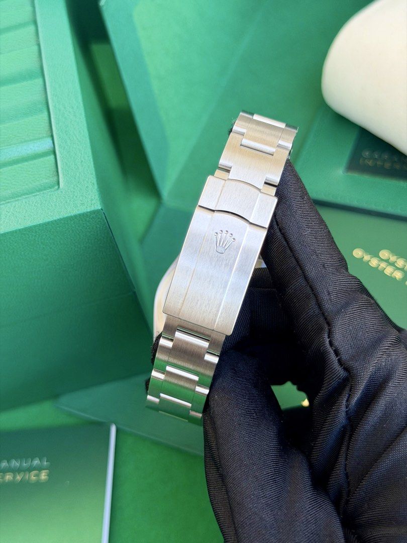 2026 Rolex OP 34 “Beige” (Category: Luxury Watches) located in Quezon City. Submitted by 6.oclock.ph (Listing ID 1444621424, Image 3). Description: New Rolex Color! Oyster Perpetual 34mm “Beige” •Year 2026 •Brandnew 10/10 (Paris AD) •Complete Inclusions w/Rolex Paperbag •Ref#124200 538,000 Open for viewing & authentication Meetups can be arranged.