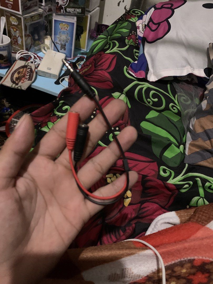 3.5mm Audio Splitter Cable | Mic + Headphone Jack Adapter (Category: Portable Audio Accessories) located in San Juan, La Union. Submitted by declutteringog7 (Listing ID 1444625574, Image 2). Description: This is a 3.5mm Audio Splitter Cable (1 Male to 2 Female) — red = microphone, black = headphone/speaker. 📌 Title 3.5mm Audio Splitter Cable | Mic + Headphone Jack Adapter 📝 Description ✅ Splits 1 audio jack into separate Mic & Headphone ports ✅