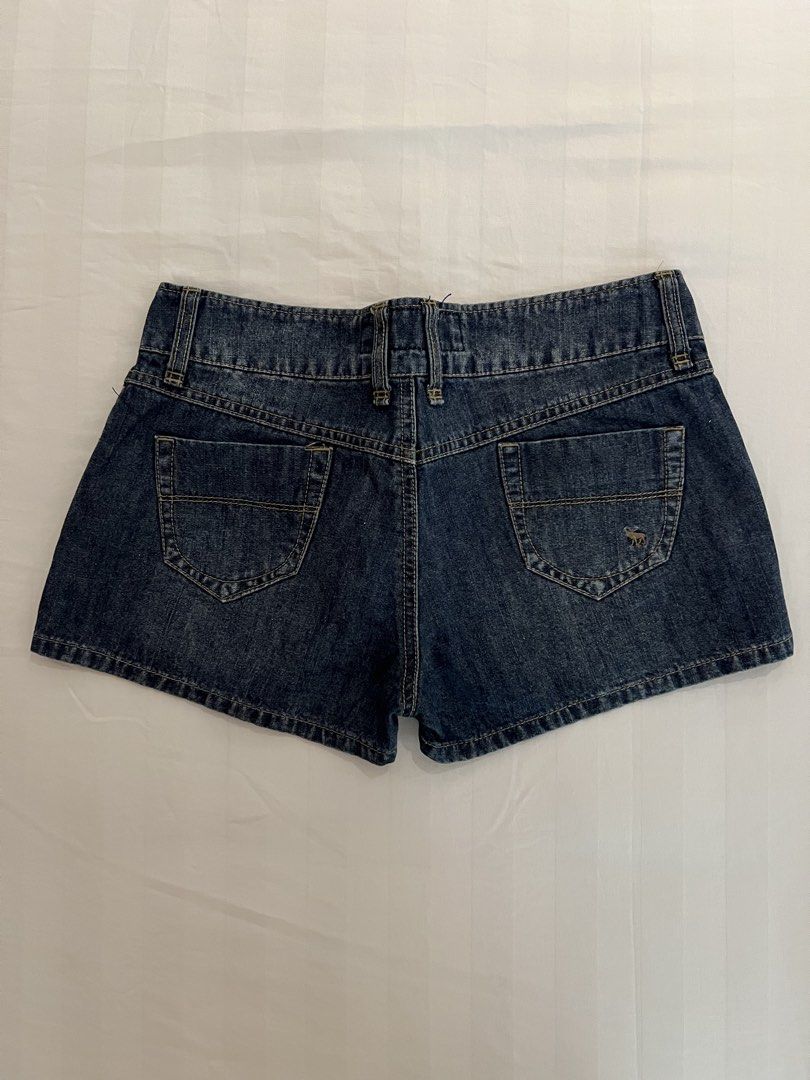 Abercrombie & Fitch Shorts (Category: Shorts) located in Quezon City. Submitted by inthefrow (Listing ID 1444561605, Image 3). Description: - Preloved - Ultra comfortable stretch denim shorts in 100% cotton - Very flattering - Accent: Vintage button .