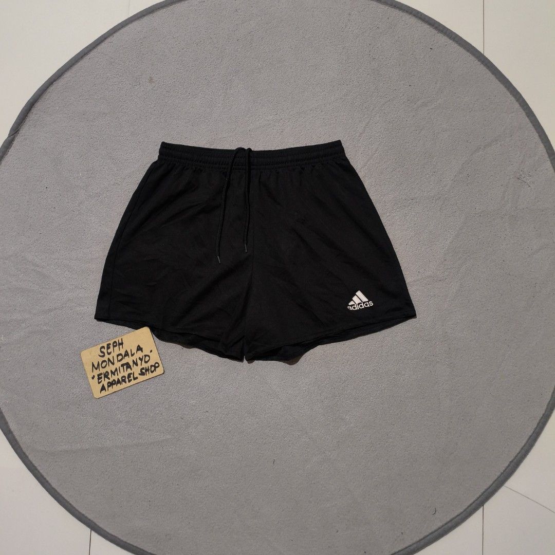 ADIDAS women's short (Category: Shorts) located in Calatrava. Submitted by ermitany0 (Listing ID 1444507270, Image 1). Description: Madam Excellent condition Size: 85 ( 24-28 ) Length: 12" Leg opening: 11.5" Please check photos for more details ✅⬇️ Location: Negros Occidental Pm if interested 📩📩📩📩🙂.