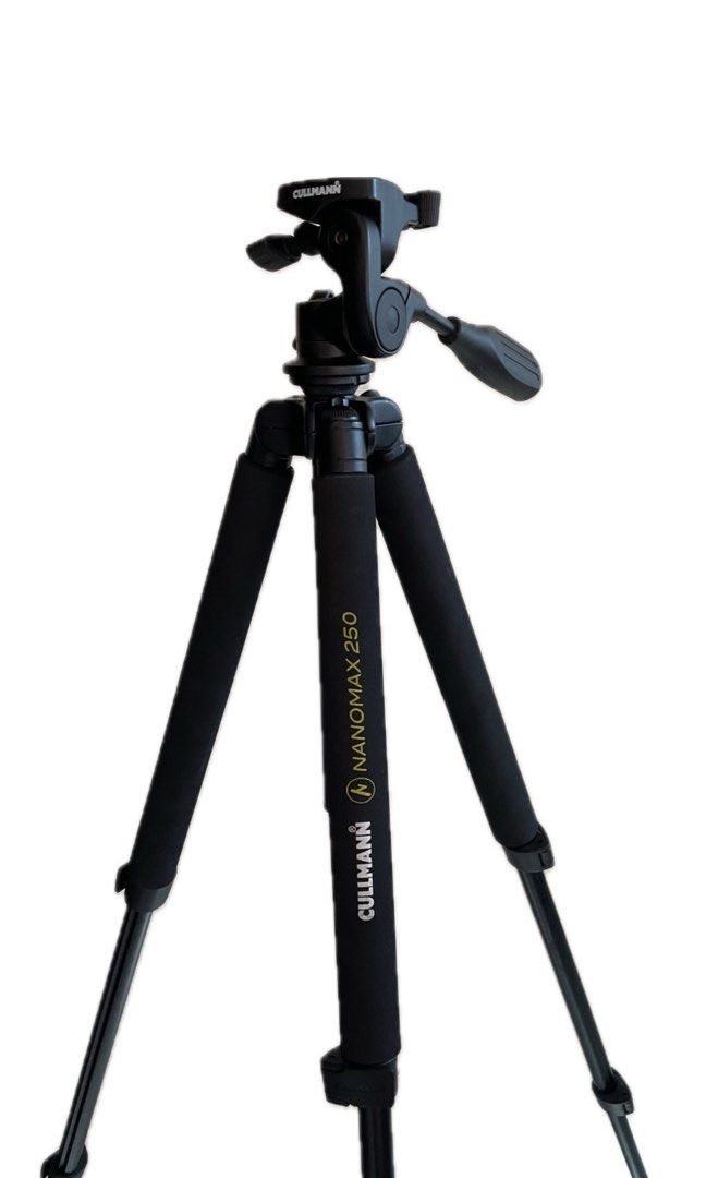 Adjustable Cullmann Nanomax 250 Tripod (Category: Tripods & Monopods) located in Paranaque City. Submitted by eller_2 (Listing ID 1444657772, Image 2). Description: Length: (cm) 29-40 Weight: (kg) 1,05 - Cullmann Nanomax 250 tripod - Color: Black - Foam grips on legs for comfort - Quick release plate mechanism for easy camera mounting - Flip lock legs for secure and fast height adjustment - Compact and portable design, ideal for travel.