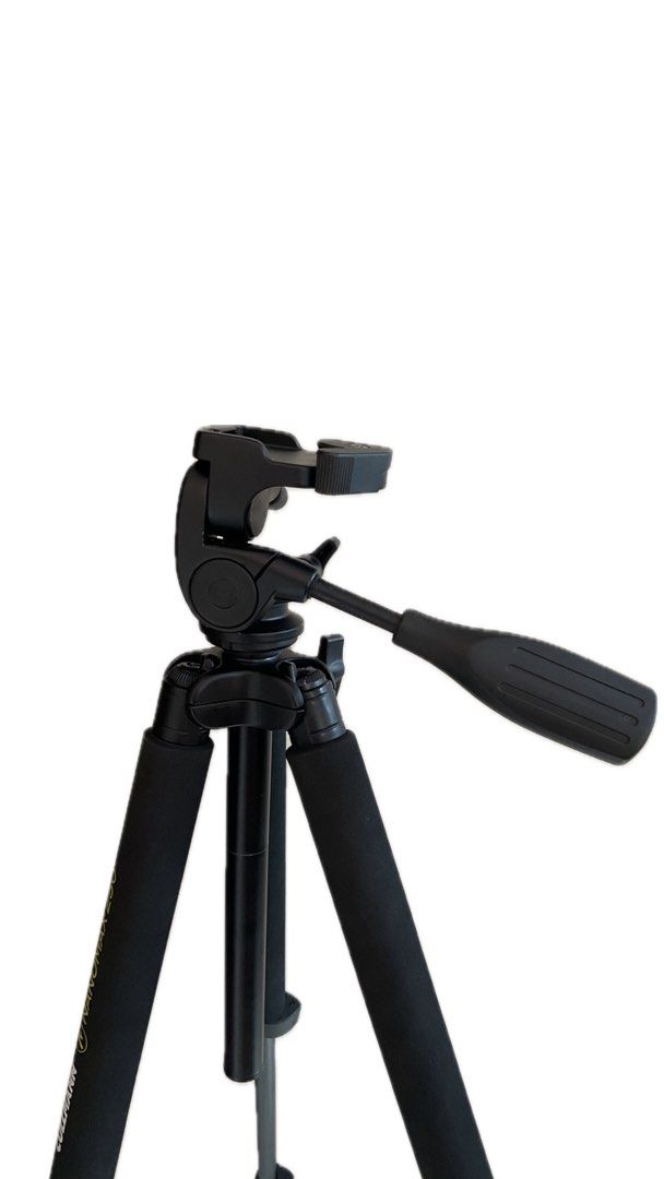 Adjustable Cullmann Nanomax 250 Tripod (Category: Tripods & Monopods) located in Paranaque City. Submitted by eller_2 (Listing ID 1444657772, Image 3). Description: Length: (cm) 29-40 Weight: (kg) 1,05 - Cullmann Nanomax 250 tripod - Color: Black - Foam grips on legs for comfort - Quick release plate mechanism for easy camera mounting - Flip lock legs for secure and fast height adjustment - Compact and portable design, ideal for travel.