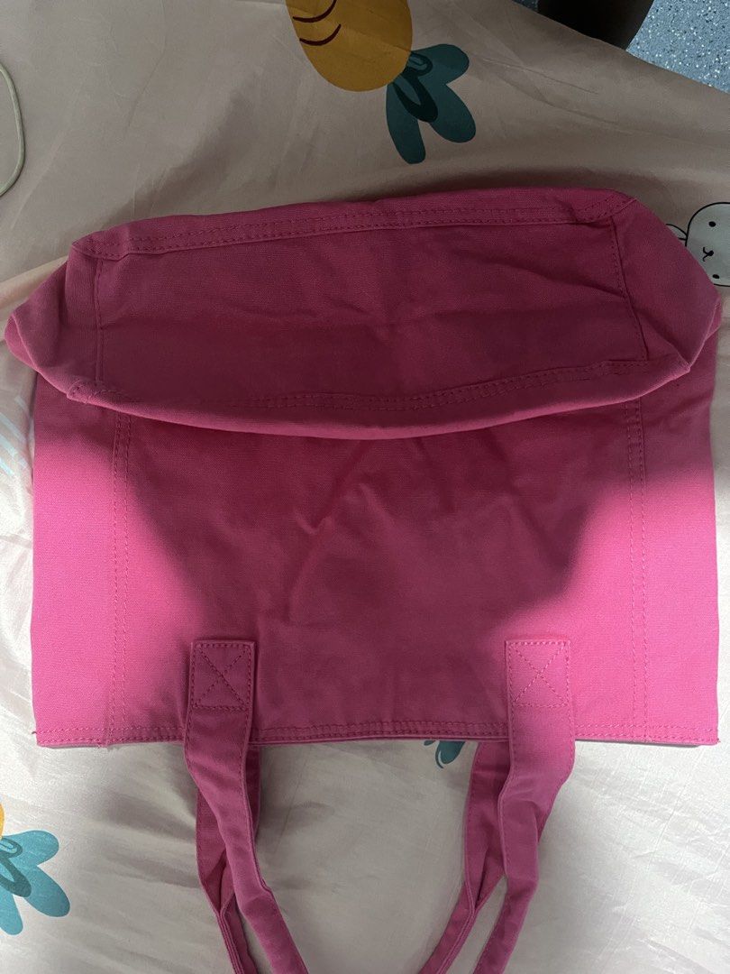 Aeropostale Pink Tote Bag (Category: Tote Bags) located in Manila. Submitted by hi_abbd (Listing ID 1444645282, Image 3). Description: Never used -Aeropostale Pink tote bag - Size attached .